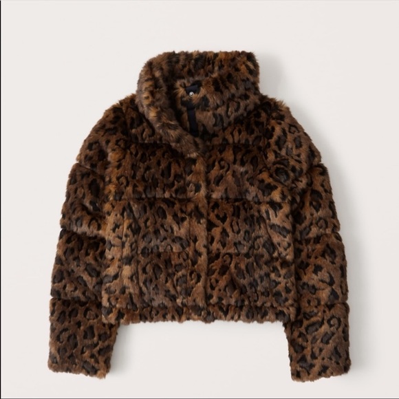 Abercrombie & Fitch Jackets & Blazers - Abercrombie faux fur mini puffer